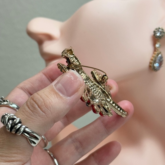 βοΈπ Winter Love Colorful Gemstone Bird Brooch π¦βπ₯ - Picture 6 of 6